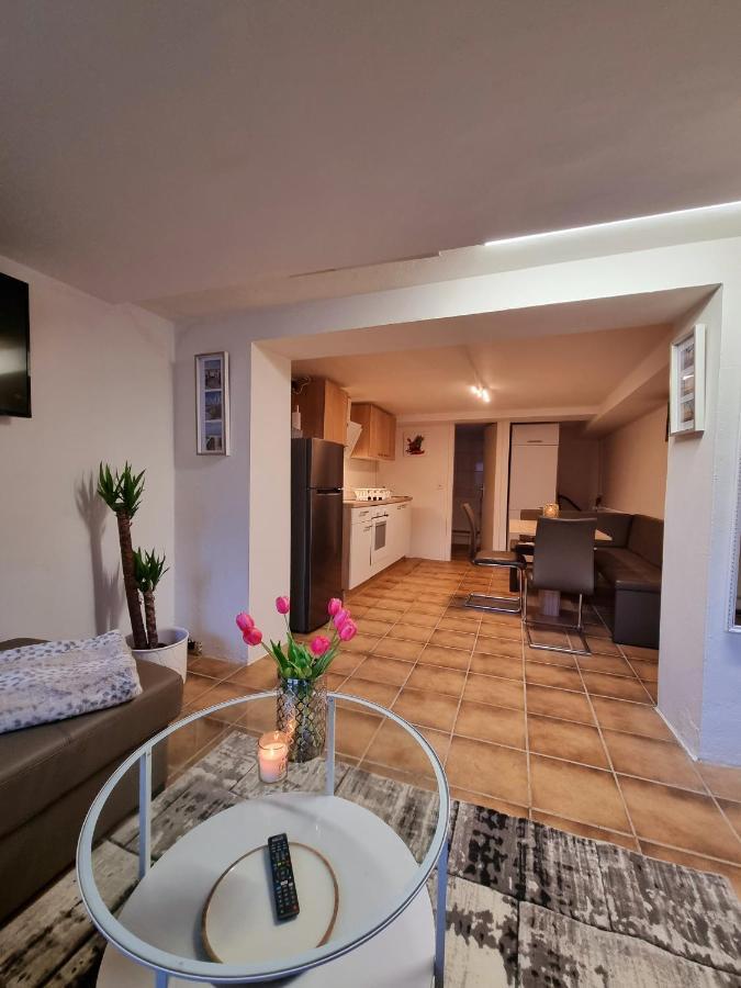 Souterrainwohnung Zentrale Lage In Detmold Buitenkant foto